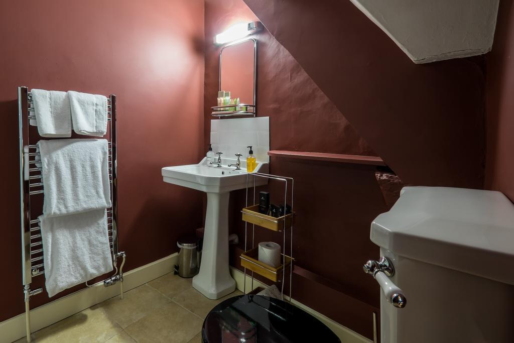 Stuart House Boutique Bedrooms 스토우온더올드 객실 사진