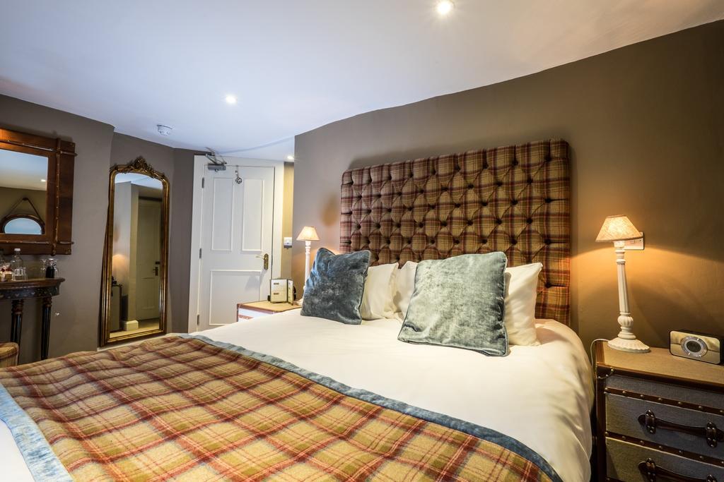 Stuart House Boutique Bedrooms 스토우온더올드 객실 사진