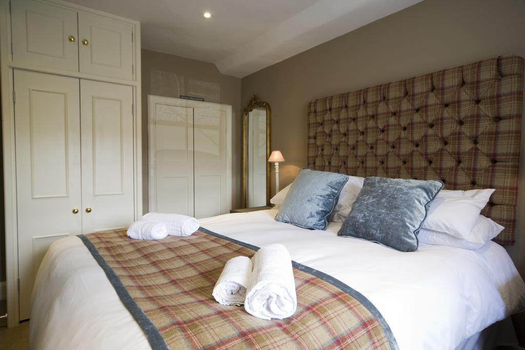 Stuart House Boutique Bedrooms 스토우온더올드 객실 사진